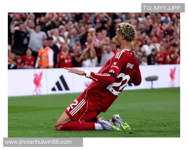 那不勒斯罗马争夺基耶萨转会或受萨拉赫未来影响